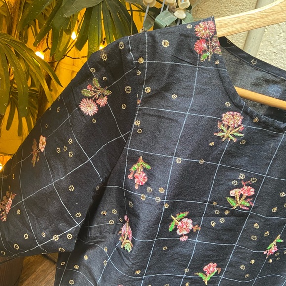 Melange Tops. Size- L - Picture 9 of 10